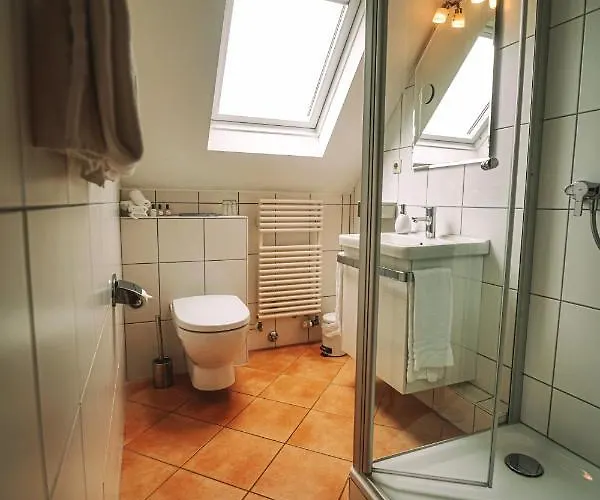 Landgasthaus Am Ufer トラーベン・トラールバッハ