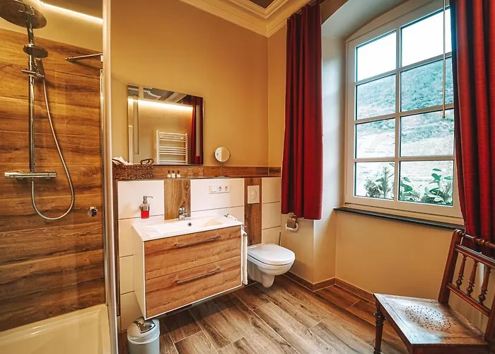 Landgasthaus Am Ufer イン トラーベン・トラールバッハ